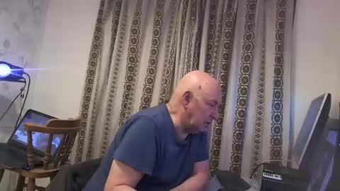 Snapshot of hermeneutika chatting on January 20, 7:04 am mature online show from January 20, 7:04 am