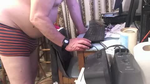 Snapshot of hermeneutika chatting on February 11, 7:33 am mature online show from February 11, 7:33 am