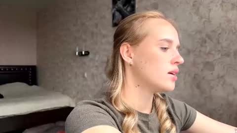 Sylvia online show from September 19, 8:07 am