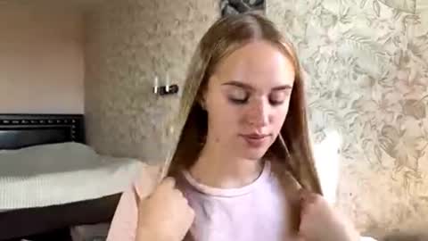 Sylvia online show from September 11, 8:15 am