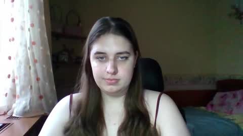 hess_luna_ online show from December 4, 10:37 am