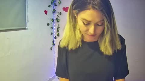 Hestesiaxx online show from December 28, 2:01 am