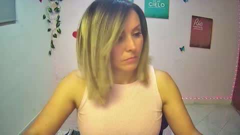 Hestesiaxx online show from February 27, 2:26 am