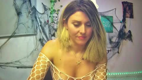 Hestesiaxx online show from October 21, 1:44 am