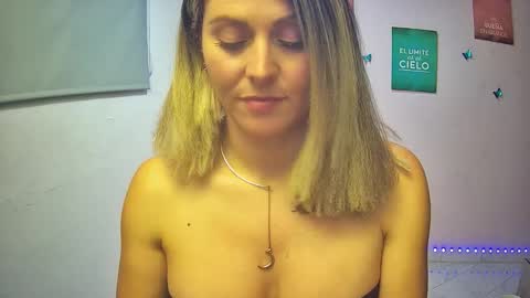 Hestesiaxx online show from October 2, 2:54 am