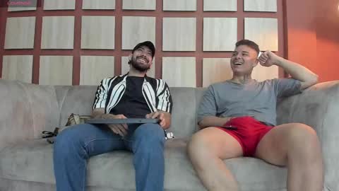 Snapshot of heteros_men chatting on March 2, 2:32 pm heteros men online show from March 2, 2:32 pm