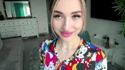 Viktoria online show from April 19, 2:40 pm