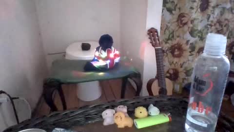 Snapshot of hey_mikky chatting on March 9, 8:52 pm hey_mikky online show from March 9, 8:52 pm