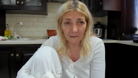 Snapshot of heyheygrey chatting on September 15, 11:01 am Heyheygrey online show from September 15, 11:01 am