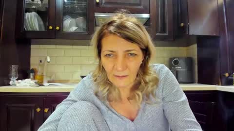 Snapshot of heyheygrey chatting on February 14, 10:07 am Heyheygrey online show from February 14, 10:07 am