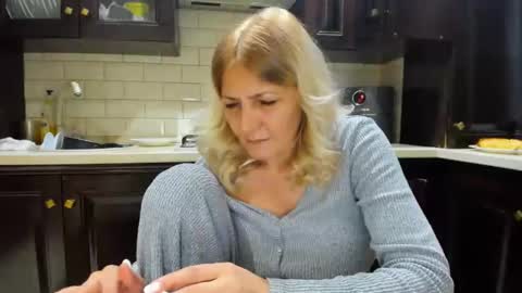 Snapshot of heyheygrey chatting on March 1, 3:49 pm Heyheygrey online show from March 1, 3:49 pm