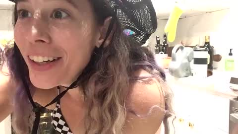 Snapshot of heynicole01 chatting on September 21, 3:54 am FlexieFae online show from September 21, 3:54 am