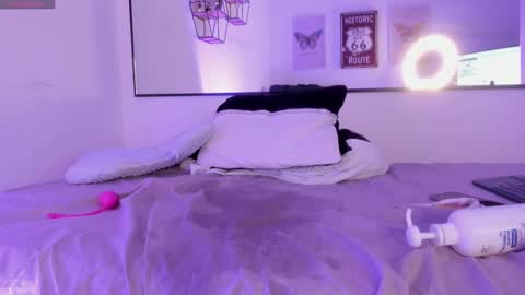 heyyo1808 online show from October 10, 12:05 am