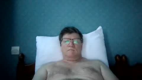 Snapshot of hg99too chatting on March 3, 7:10 am hg99too online show from March 3, 7:10 am
