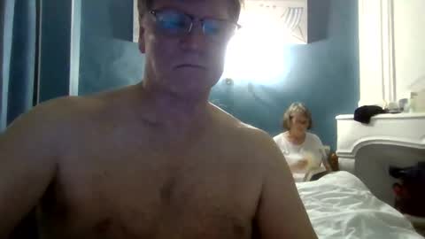 Snapshot of hg99too chatting on March 4, 8:05 pm hg99too online show from March 4, 8:05 pm