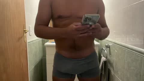 hhernan1 online show from March 9, 5:55 am