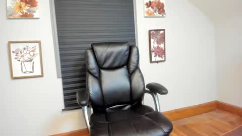 Snapshot of hi_cut_cutie chatting on January 30, 2:04 pm Paige online show from January 30, 2:04 pm