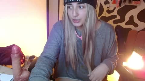 Elora online show from May 16, 1:57 am