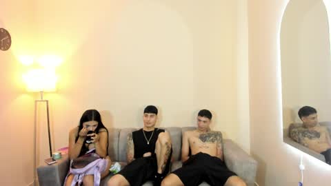 hiddendesire_ online show from May 18, 11:11 pm