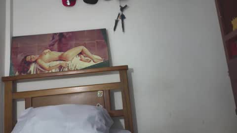 hideonbush online show from March 22, 8:57 pm