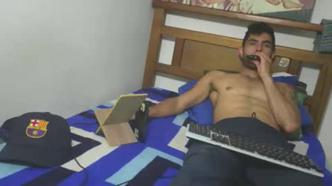 hideonbush online show from January 31, 8:39 pm