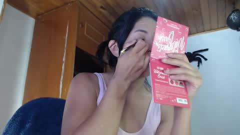 hilaril18 online show from November 1, 11:15 pm