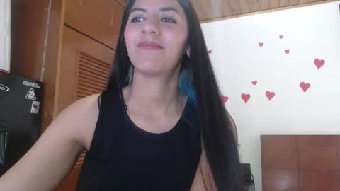 Snapshot of hilari18 chatting on February 16, 4:53 pm hilaril18 online show from February 16, 4:53 pm