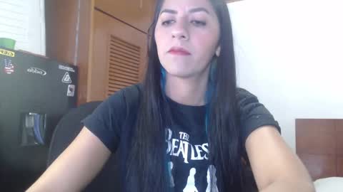 Snapshot of hilari18 chatting on January 19, 11:43 pm hilaril18 online show from January 19, 11:43 pm