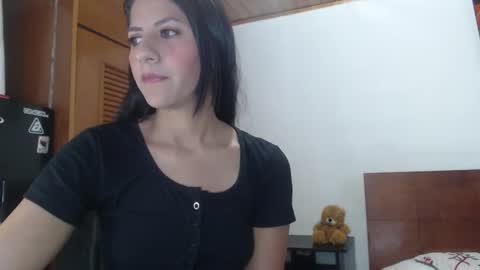 Snapshot of hilari18 chatting on January 24, 12:09 am hilaril18 online show from January 24, 12:09 am