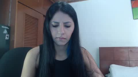 Snapshot of hilari18 chatting on January 17, 1:46 pm hilaril18 online show from January 17, 1:46 pm