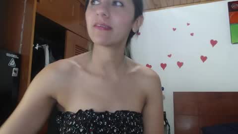 Snapshot of hilari18 chatting on February 21, 5:02 am hilaril18 online show from February 21, 5:02 am