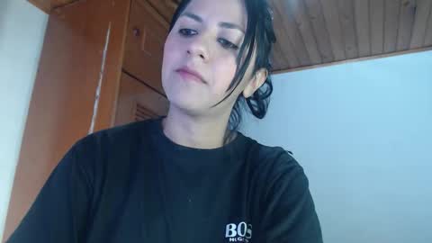 hilaril18 online show from October 13, 11:29 pm