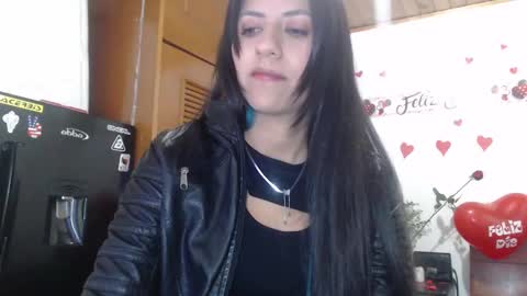 Snapshot of hilari18 chatting on February 15, 2:15 am hilaril18 online show from February 15, 2:15 am