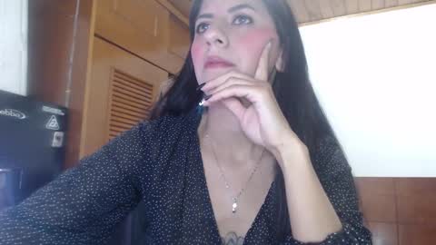 Snapshot of hilari18 chatting on February 10, 1:24 am hilaril18 online show from February 10, 1:24 am