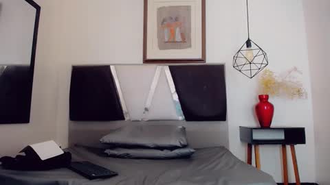 Snapshot of hilary_avilan chatting on February 7, 7:49 pm Hilary Avilan online show from February 7, 7:49 pm
