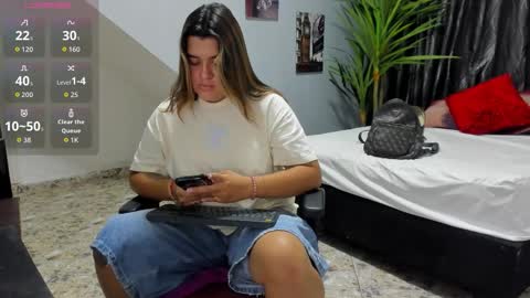 Snapshot of hilary_eva chatting on September 18, 8:13 pm lia online show from September 18, 8:13 pm