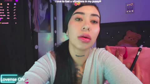 Snapshot of hilary_jones_22 chatting on January 21, 11:13 pm LUNA new account FOLLOW ME online show from January 21, 11:13 pm
