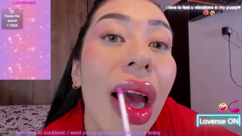 Snapshot of hilary_jones_22 chatting on December 13, 12:20 am LUNA new account FOLLOW ME online show from December 13, 12:20 am