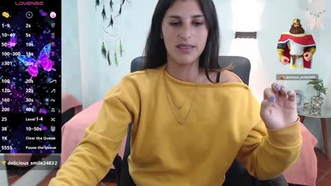 H I L A R Y online show from January 29, 6:33 am