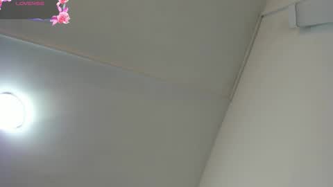 Hilary Thomsom online show from February 25, 12:31 pm