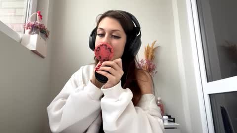 Hi Im Elizabeth online show from October 10, 1:28 pm