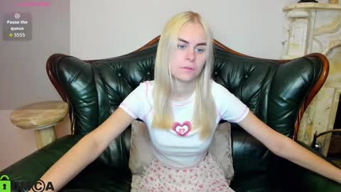 Snapshot of hilleva chatting on September 10, 10:00 pm hilleva online show from September 10, 10:00 pm