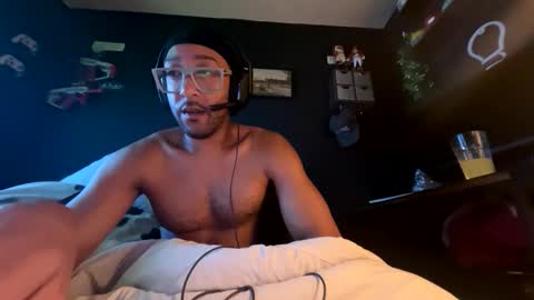 himthere_ online show from May 17, 3:05 am
