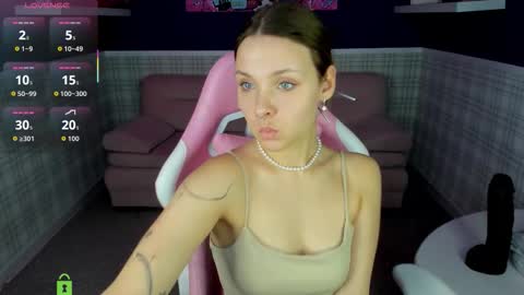 hina smilth online show from October 22, 11:34 am