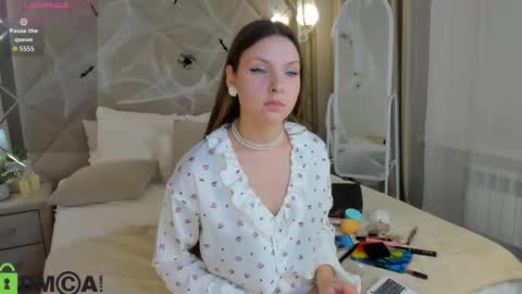 hina smilth online show from October 30, 12:28 pm