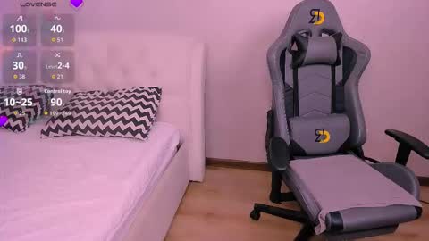 Sexy Hina online show from September 28, 9:29 am