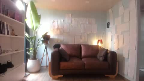 Hinnata online show from January 10, 5:18 pm