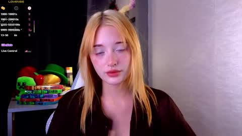 Ella online show from September 26, 5:21 pm