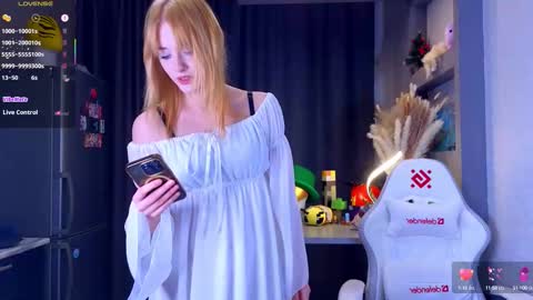 Ella online show from September 18, 5:28 pm