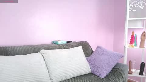 hiyakasudere_ online show from November 25, 7:12 pm